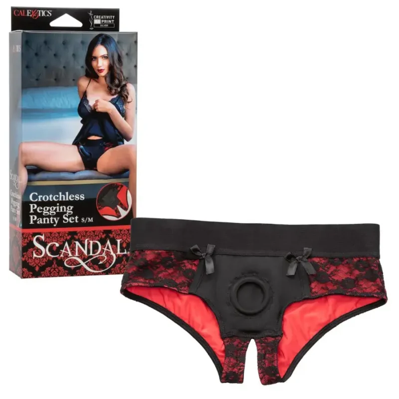 Mutandine taglia S/M con dildo da 12,75 cm ‘Crotchless Pegging Panty Set’ CALEXOTICS