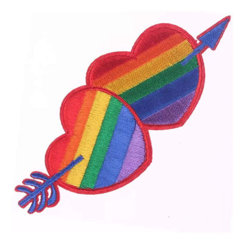 PRIDE – PATCH A CUORE CON BANDIERA LGBT